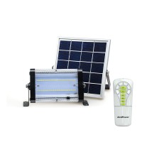 Sol10-pro solar recharged floodlight for outdoor use