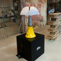 Martinelli Luce Pipistrello Pop table lamp