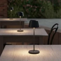 Astro Lighting Nomad lampada portatile led Astro Lighting Nomad lampada portatile led