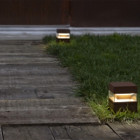 Lombardo Tok Q 15cm paletto da terra quadrato per esterno led IP66