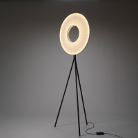 DCW Iris Tripod floor lamp