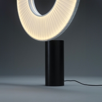 DCW Iris table lamp