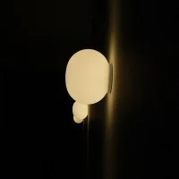 Flos Mini Glo-Ball C/W Lampada da parete applique bianco vetro Flos Mini Glo-Ball C/W Lampada da parete applique bianco vetro