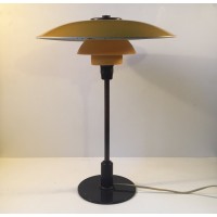 Louis Poulsen PH 3½-2½ Table Lamp with Diffused Light for