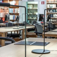 Lumina FLO Desk Lampada da Tavolo a LED Dimmerabile Orientabile