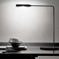 Lumina FLO Desk Lampada da Tavolo a LED Dimmerabile Orientabile