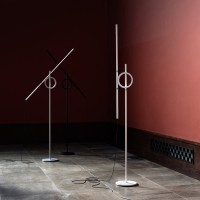 Pallucco Tangent Media Lampada Orientabile da Terra a LED