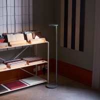 Flos Oblique Floor USB-C Lampada LED Da Terra By V.V. Duysen