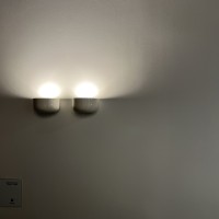 Flos Bellhop Wall Up Lampada LED da Parete by E.Barber & J.Osgerby
