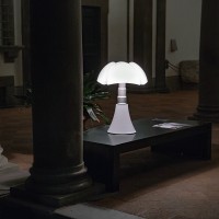 Martinelli Luce Pipistrello Classic Table Lamp E14 By Gae Aulenti 1965