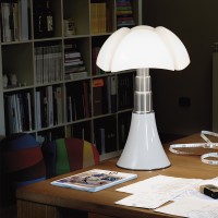 Martinelli Luce Pipistrello LED DIM Lampada da Tavolo By Gae Aulenti