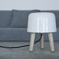&Tradition Milk NA1 Table Lamp in Glass and Wood for Indoors