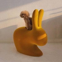 Qeeboo Rabbit Chair Baby sedia decorativa